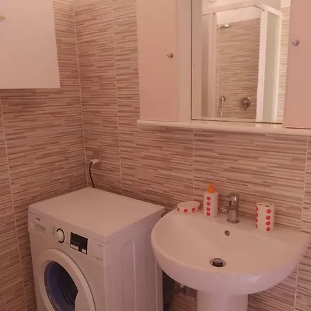Apartment Bilocale In Con Piscina